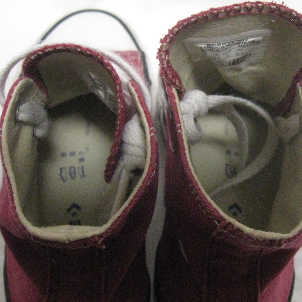 ***SOLD***Youth Converse All Star Chuck Taylor Red Canvas High Top Sneakers sz 1 - Picture 9 of 10